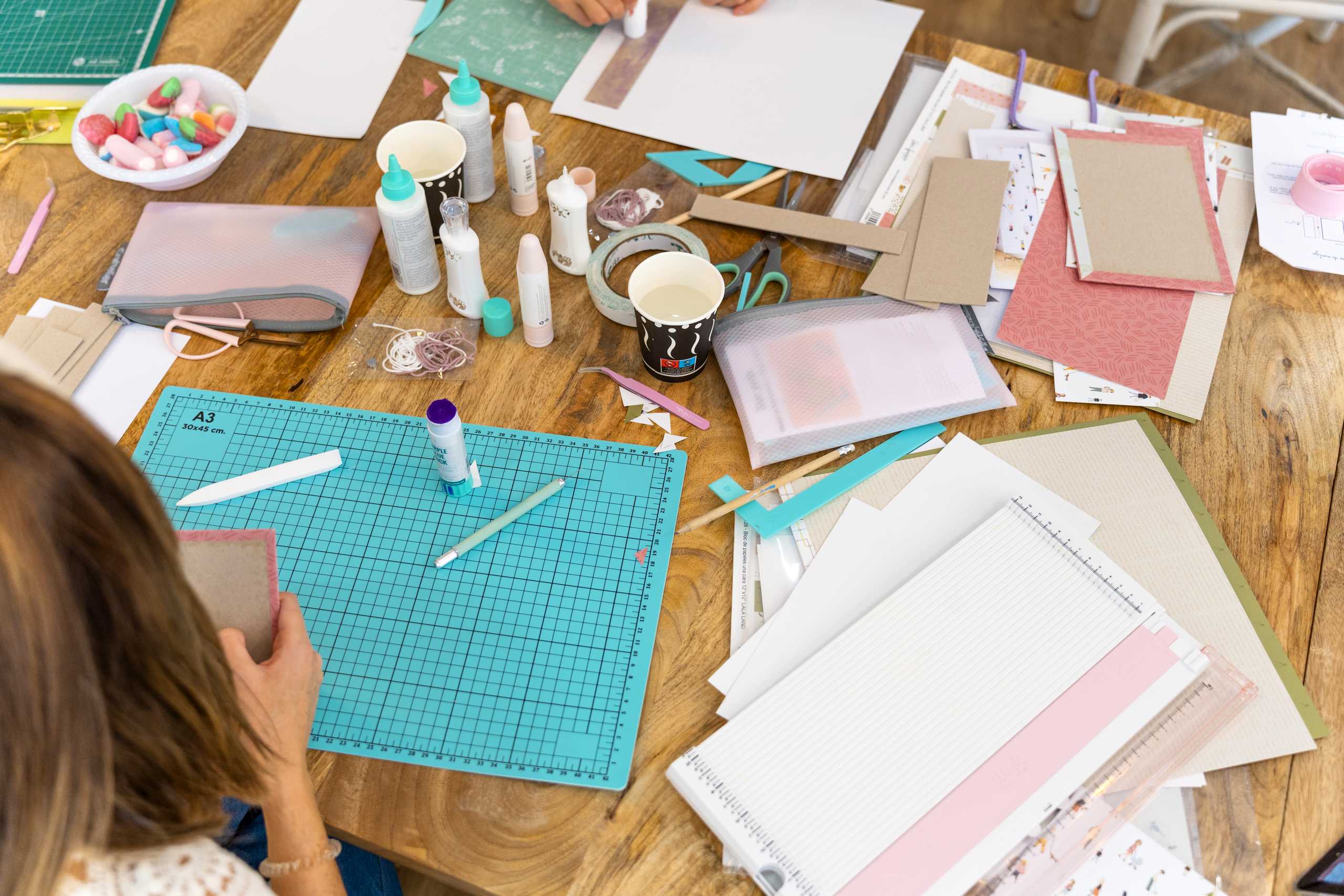 Choosing the Perfect Materials for Your Scrapbook